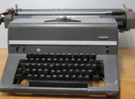 Máquina de escrever incorporada ao patrimônio em 1981