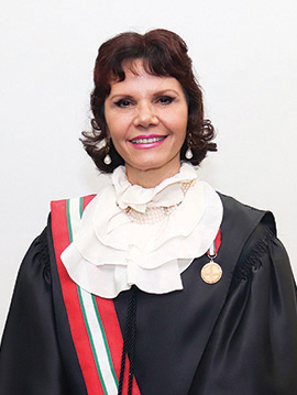 foto da desembargadora Mari Eleda Migliorini com toga