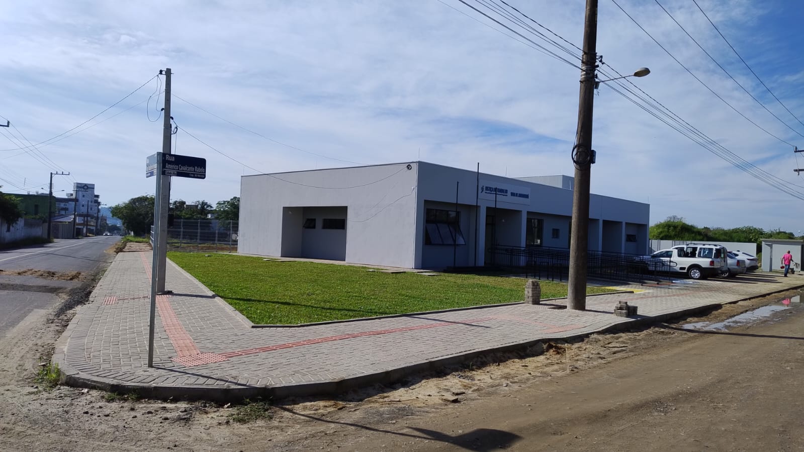 Foto - Vista geral do prédio construído