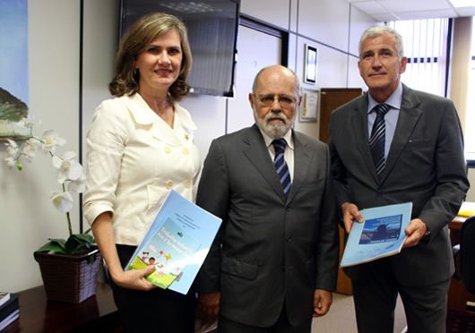 Desembargadores Lourdes Leiria e Roberto Guglielmetto com ministro Lacerda Paiva