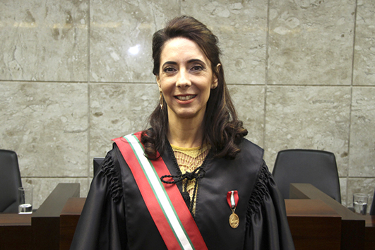 Desembargadora Viviane Colucci