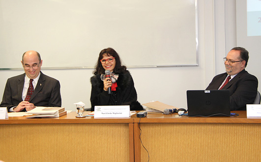 Dra. Mari Eleda e juiz Lúcio Munhoz na  abertura de módulo da Ejud