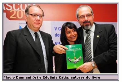 Flávio Damiani e Edivânia Kátia em lançamento de livro