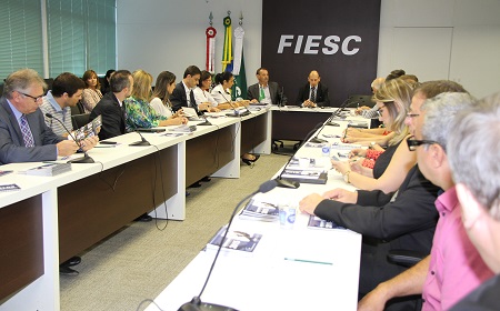 Representantes de 26 parceiros do PTS participaram da reunião na Fiesc