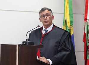 Procurador Alexandre Freitas fala da tribuna