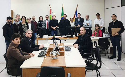 equipe da Vara do Trabalho de Araranguá recebe advogados e partes para buscar a conciliação em 40 processos judiciais 