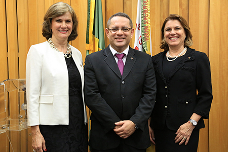 Desembargadores Lourdes Leiria, James Magno e Maria Beatriz Gomes em posse no Coleprecor