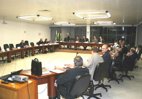 Juiz Presidente Jorge Luiz Volpato junto ao Conselho Estadual da OAB