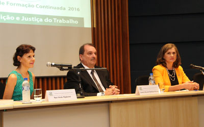 Desembargadores Mari Eleda, Gracio Petrone e Lourdes Leiria em mesa da Escola Judicial