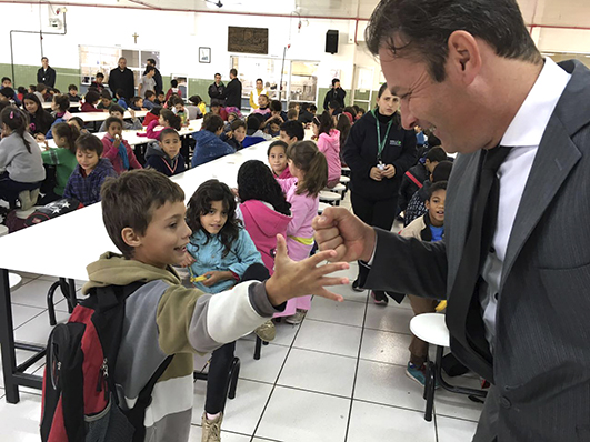 Juiz Ricardo Jahn profere palestra para crianças em Criciúma