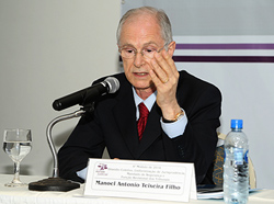 Manoel Antonio Teixeira Filho, juiz aposentado do TRT-PR e advogado
