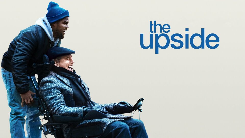 Para todos verem: Texto: "The Upside”. Ilustração: Banner em que há um homem sentado em uma cadeira de rodas e um homem atrás da cadeira de rodas. Ambos estão sorrindo.