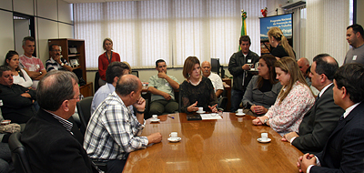Visita de autoridades de Lages à presidente Gisele Pereira Alexandrino