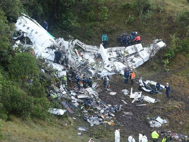 avião pós-acidente, o qual levava o time da Chapecoense