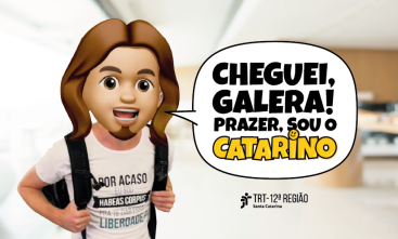 Imagem do Catarino. Corpo de humano e cabeção carismático. Texto: Cheguei galera! Prazer, sou o Catarino.