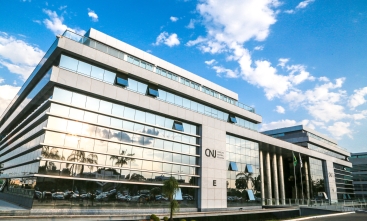 Foto da fachada do prédio do CNJ em Brasília