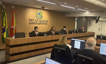 Foto de uma sessão do tribunal pleno
