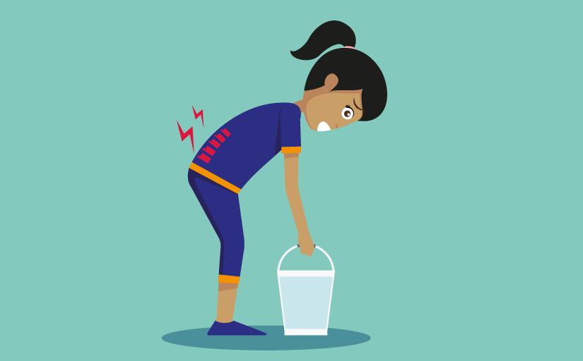 Ilustração estilizada de uma mulher se curvando para pegar um balde no chão. Ao fazer o movimento, suas costas doem