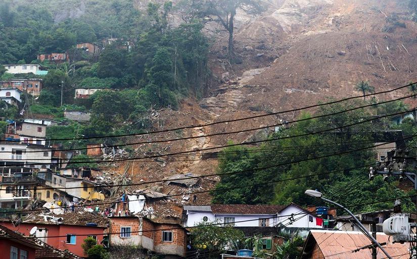 Deslizamento no Morro da Oficina em Petrópolis, região serrana do Rio de Janeiro 