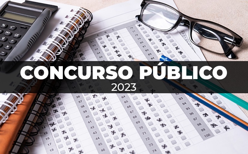 Folha de respostas de concurso com um lápis em cima. Texto: Concurso Público