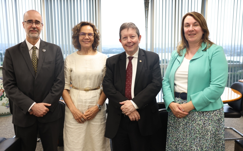 Magistrados do TRT-SC com o corregedor-geral da JT, ministro Pimenta Freire