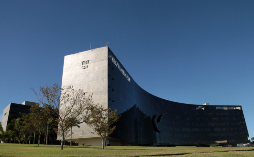 Foto do prédio do TST em Brasília