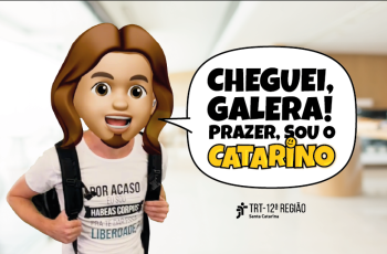 Imagem do Catarino. Corpo de humano e cabeção carismático. Texto: Cheguei galera! Prazer, sou o Catarino.